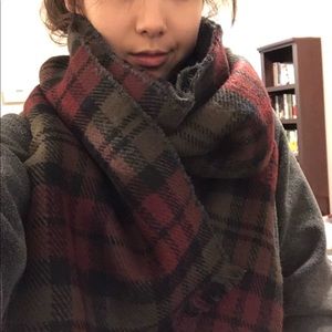Long and wide checked cotton scarf